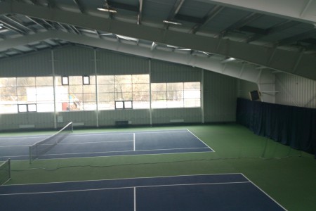 Теннисный корт на 4-е площадки